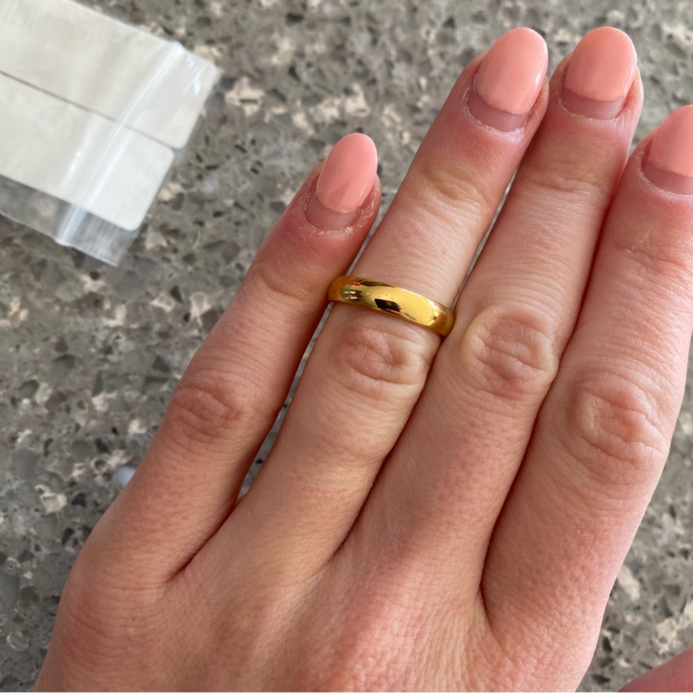 3/$10 🌸 NIP Gold Ring